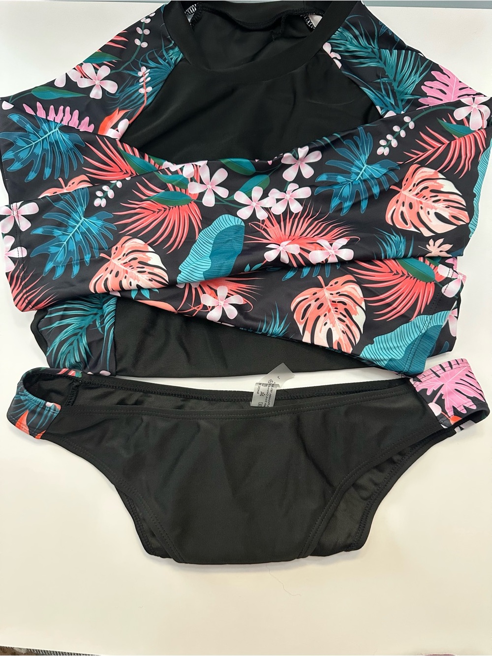 Black Tropical Floral Two-Piece Women's Swimsuit - Long Sleeve Rash Guard